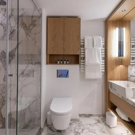 5bdr Stylish Overlooking Courchevel's Pistes- If You Want To Book, Please Contact On Wh-ats-app - 0034-605-434-371 !!!! Apartment *