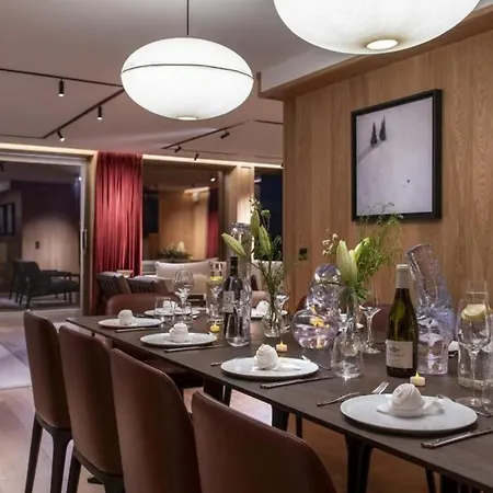 Apartment 5bdr Stylish Overlooking Courchevel's Pistes- If You Want To Book, Please Contact On Wh-ats-app - 0034-605-434-371 !!!! *