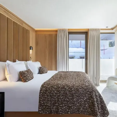 5bdr Stylish Overlooking Courchevel's Pistes- If You Want To Book, Please Contact On Wh-ats-app - 0034-605-434-371 !!!! Courchevel