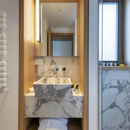 5bdr Stylish Overlooking Courchevel's Pistes- If You Want To Book, Please Contact On Wh-ats-app - 0034-605-434-371 !!!! Apartment
