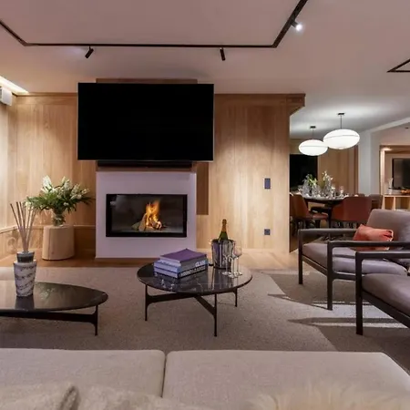 5bdr Stylish Overlooking Courchevel's Pistes- If You Want To Book, Please Contact On Wh-ats-app - 0034-605-434-371 !!!! * Courchevel